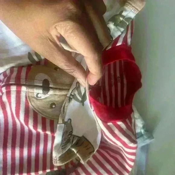 Sleep and play onesies - Picture 3 of 4